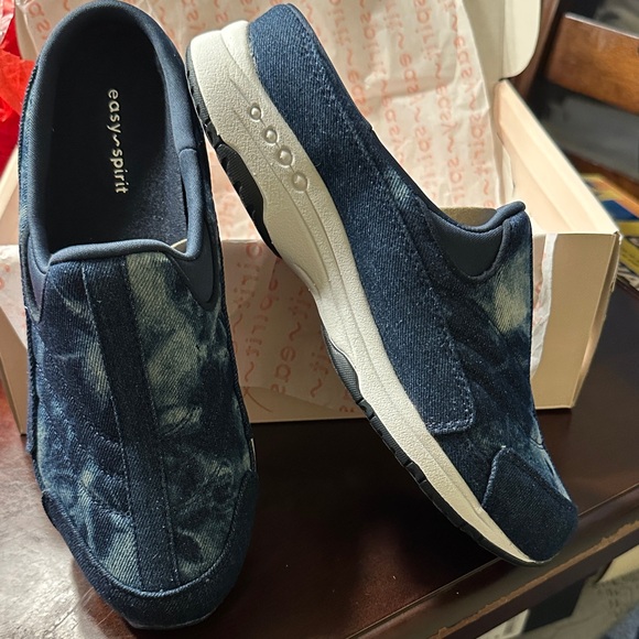 Easy Spirit Women’s Navy Tie-Dye Slip-On Loafers